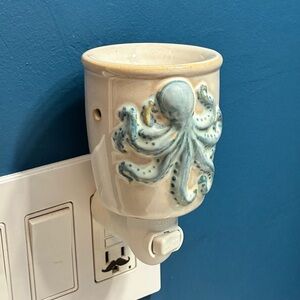 Retired Octopus Scentsy Warmer
